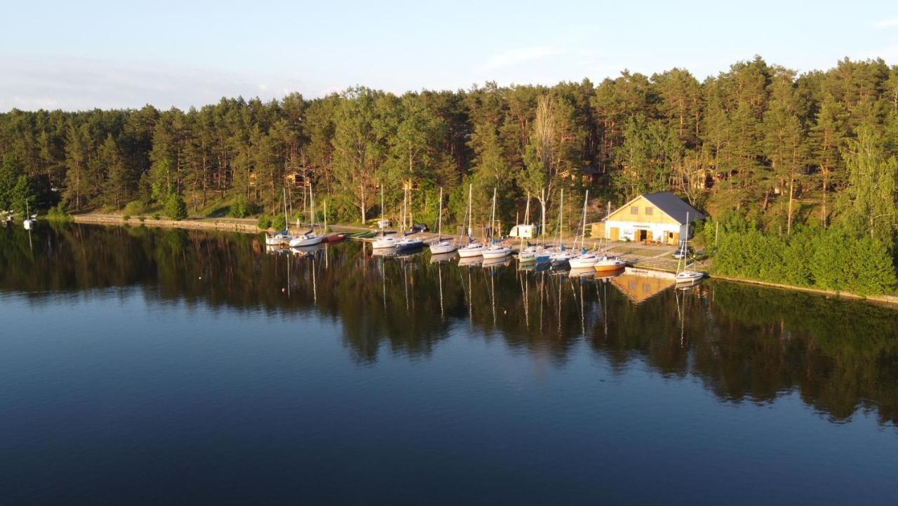 Schadzka W Dwunastce Z Widokiem Na Jezioro Borsk Exterior foto